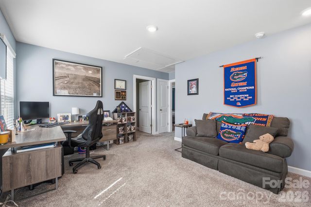 2010 Red Ash Drive, Charlotte, NC 28215