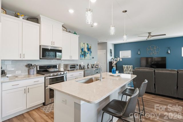 2010 Red Ash Drive, Charlotte, NC 28215