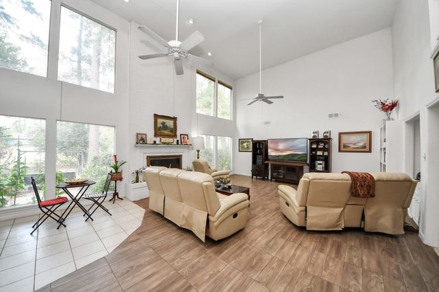 17 Winged Foot Drive, Conroe, TX 77304