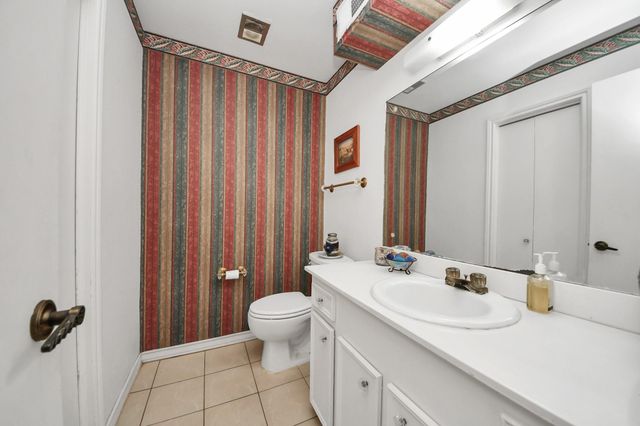 17 Winged Foot Drive, Conroe, TX 77304