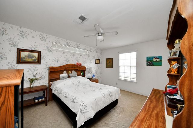 17 Winged Foot Drive, Conroe, TX 77304