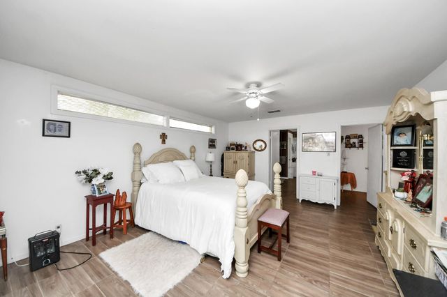 17 Winged Foot Drive, Conroe, TX 77304