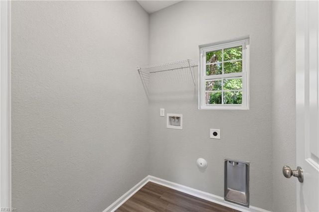28 Harrell DR, Suffolk, VA 23434