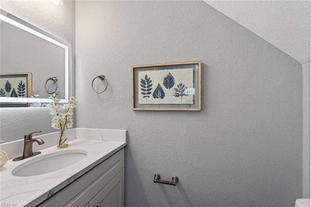 28 Harrell DR, Suffolk, VA 23434
