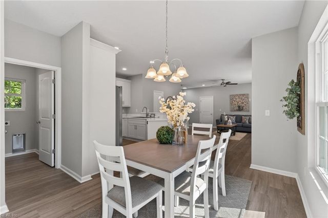 28 Harrell DR, Suffolk, VA 23434