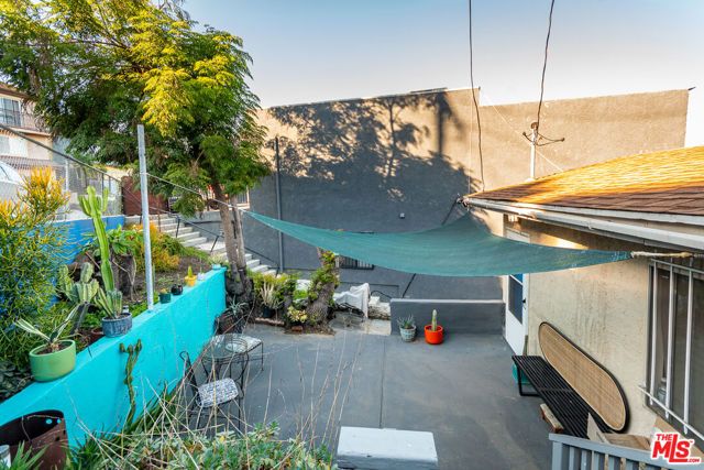 1556 Rollins Drive, Los Angeles, CA 90063