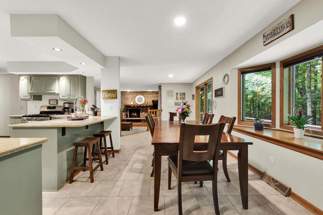 1753 Whispering Woods COURT, Richfield, WI 53076