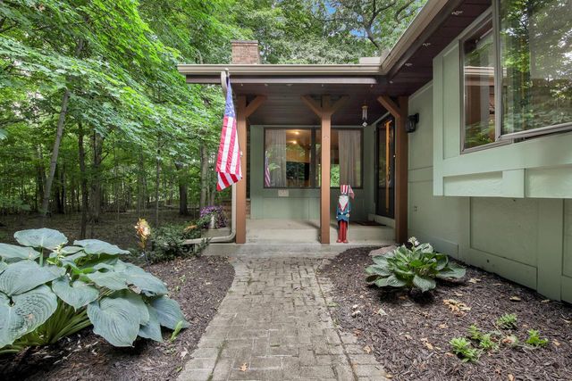 1753 Whispering Woods COURT, Richfield, WI 53076
