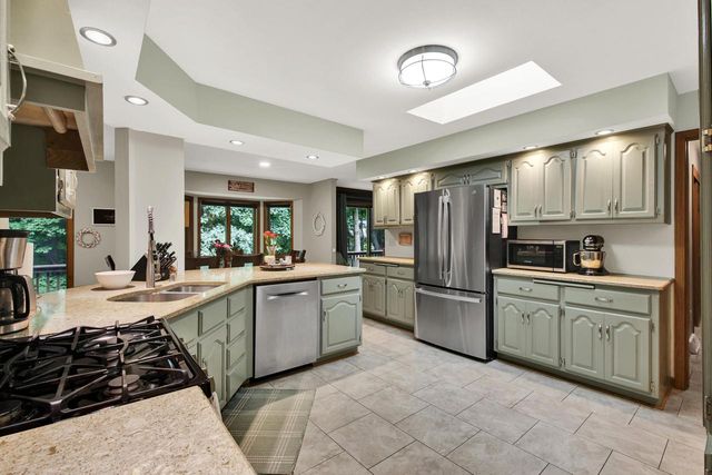 1753 Whispering Woods COURT, Richfield, WI 53076