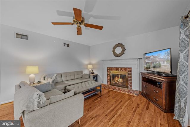 2509 HIGHLAND RIDGE RD, Berkeley Springs, WV 25411