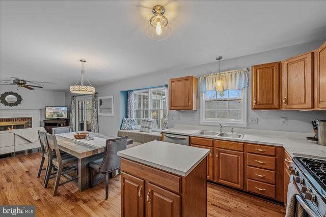 2509 HIGHLAND RIDGE RD, Berkeley Springs, WV 25411