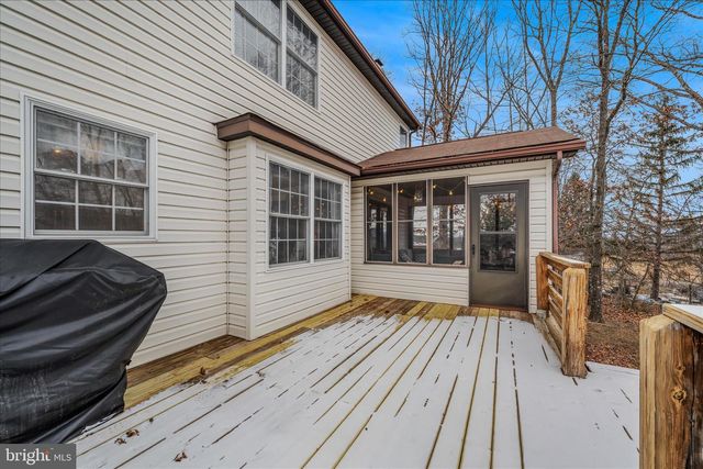 2509 HIGHLAND RIDGE RD, Berkeley Springs, WV 25411