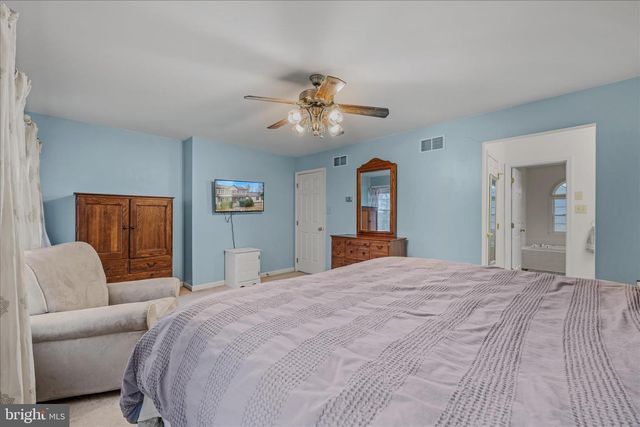 2509 HIGHLAND RIDGE RD, Berkeley Springs, WV 25411