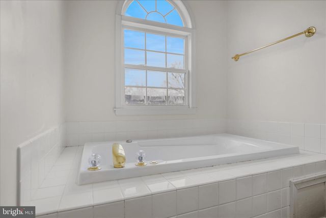 2509 HIGHLAND RIDGE RD, Berkeley Springs, WV 25411