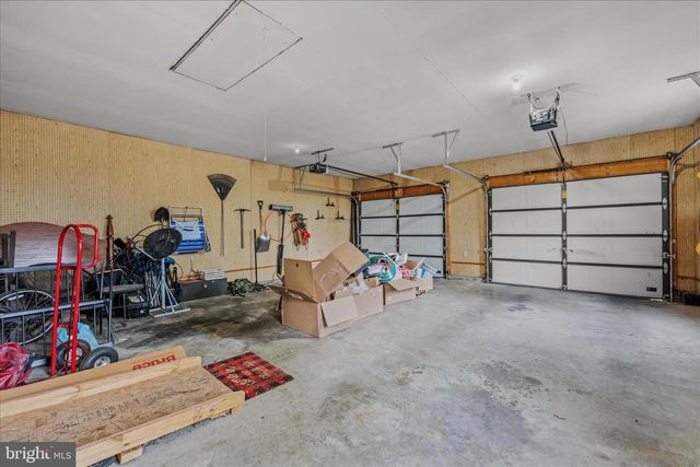 2509 HIGHLAND RIDGE RD, Berkeley Springs, WV 25411