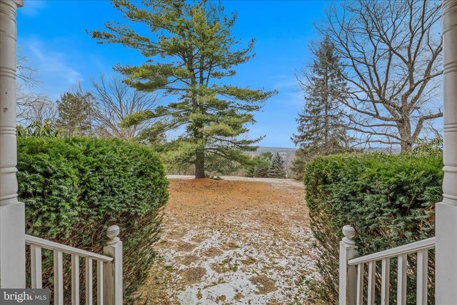 2509 HIGHLAND RIDGE RD, Berkeley Springs, WV 25411