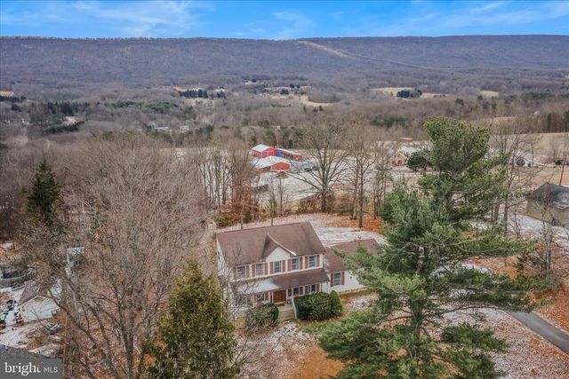 2509 HIGHLAND RIDGE RD, Berkeley Springs, WV 25411