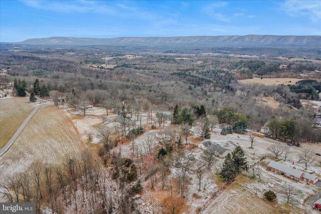 2509 HIGHLAND RIDGE RD, Berkeley Springs, WV 25411