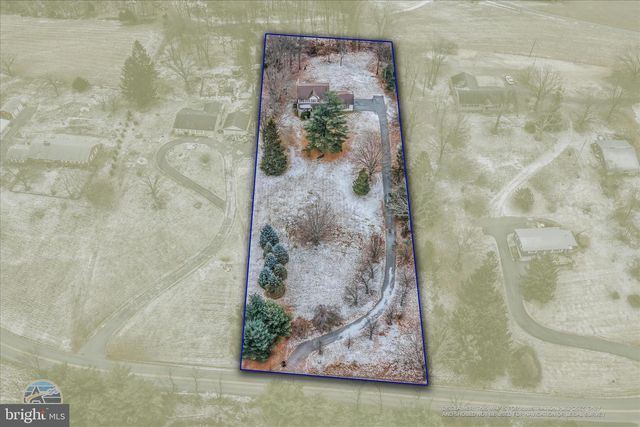 2509 HIGHLAND RIDGE RD, Berkeley Springs, WV 25411