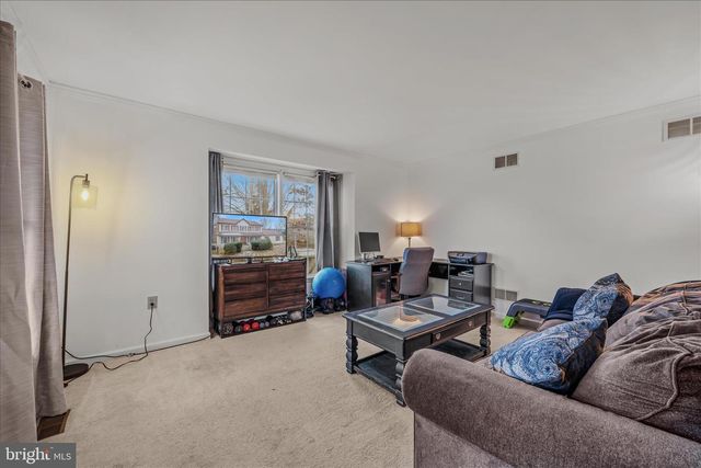 2509 HIGHLAND RIDGE RD, Berkeley Springs, WV 25411