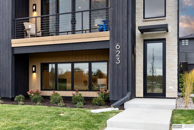 623 S 148 Street, Omaha, NE 68154