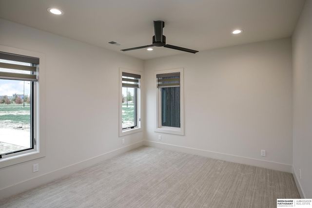 623 S 148 Street, Omaha, NE 68154