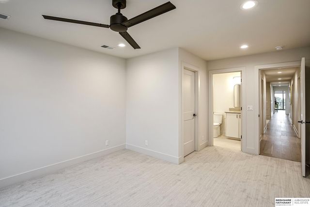 623 S 148 Street, Omaha, NE 68154