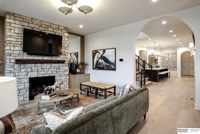 623 S 148 Street, Omaha, NE 68154