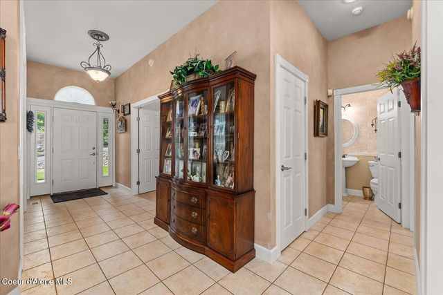 16703 W Riverview DR, Post Falls, ID 83854
