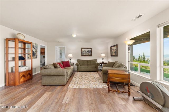 16703 W Riverview DR, Post Falls, ID 83854