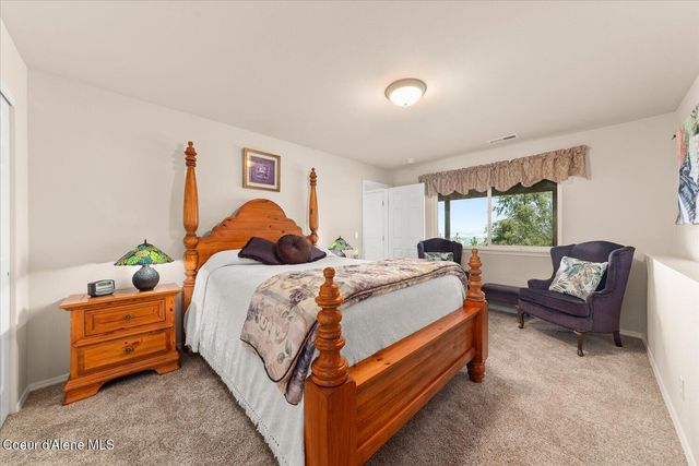 16703 W Riverview DR, Post Falls, ID 83854