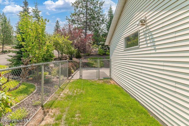 16703 W Riverview DR, Post Falls, ID 83854