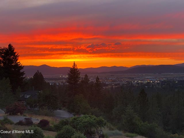 16703 W Riverview DR, Post Falls, ID 83854