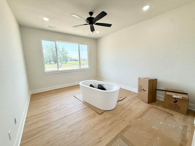 5404 N Toben Ct, Bel Aire, KS 67226