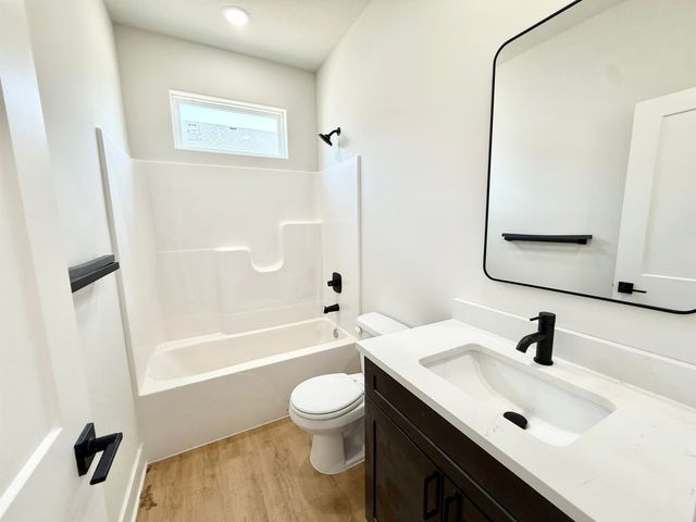 5404 N Toben Ct, Bel Aire, KS 67226