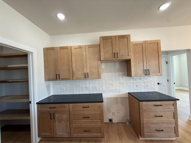 5404 N Toben Ct, Bel Aire, KS 67226