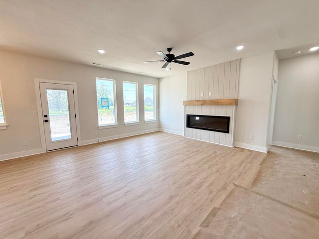 5404 N Toben Ct, Bel Aire, KS 67226