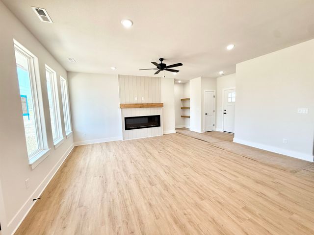5404 N Toben Ct, Bel Aire, KS 67226