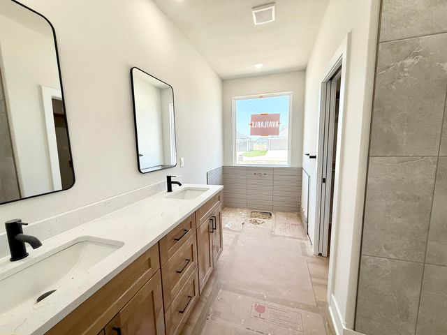 5404 N Toben Ct, Bel Aire, KS 67226