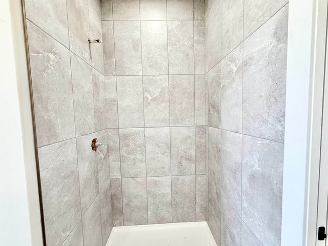 5404 N Toben Ct, Bel Aire, KS 67226