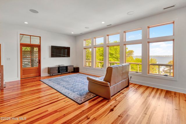 5709 E Landing Court, Emerald Isle, NC 28594