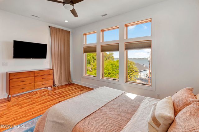 5709 E Landing Court, Emerald Isle, NC 28594