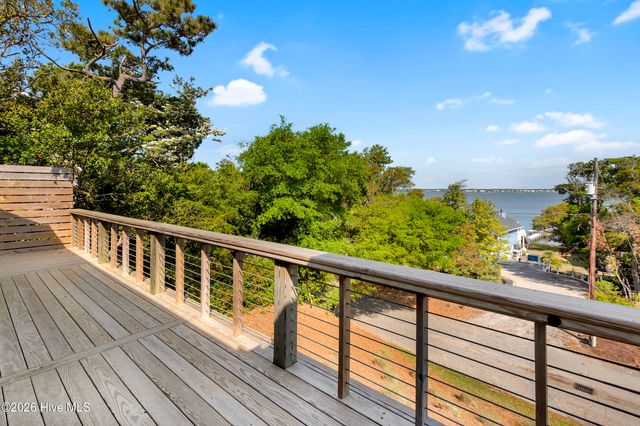 5709 E Landing Court, Emerald Isle, NC 28594