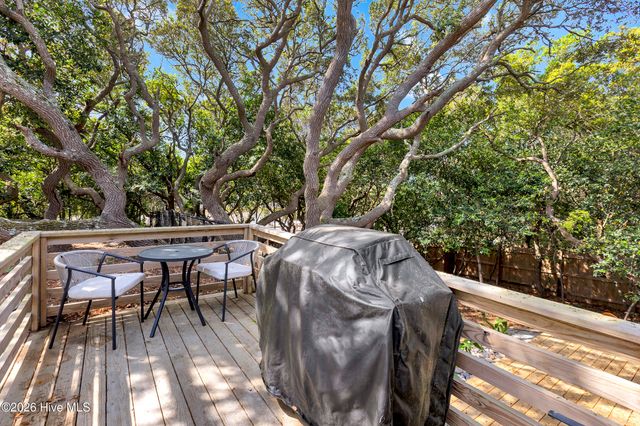 5709 E Landing Court, Emerald Isle, NC 28594