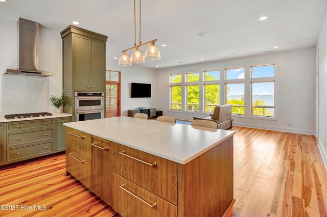 5709 E Landing Court, Emerald Isle, NC 28594