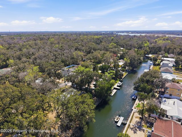 3708 N Hiawatha Terrace, Crystal River, FL 34428
