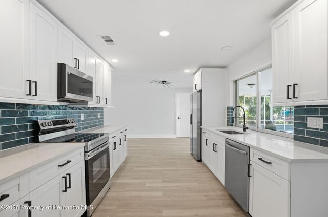 3708 N Hiawatha Terrace, Crystal River, FL 34428
