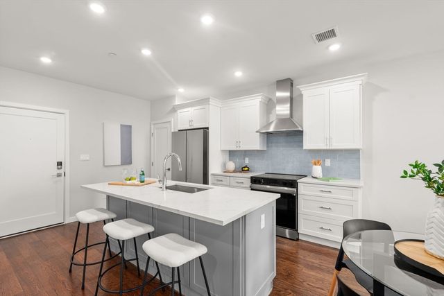 267 Old Colony 509, Boston, MA 02127