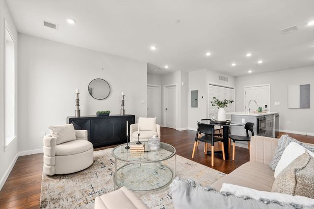 267 Old Colony 509, Boston, MA 02127