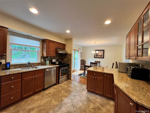 50 Raker Road, Poughkeepsie, NY 12603